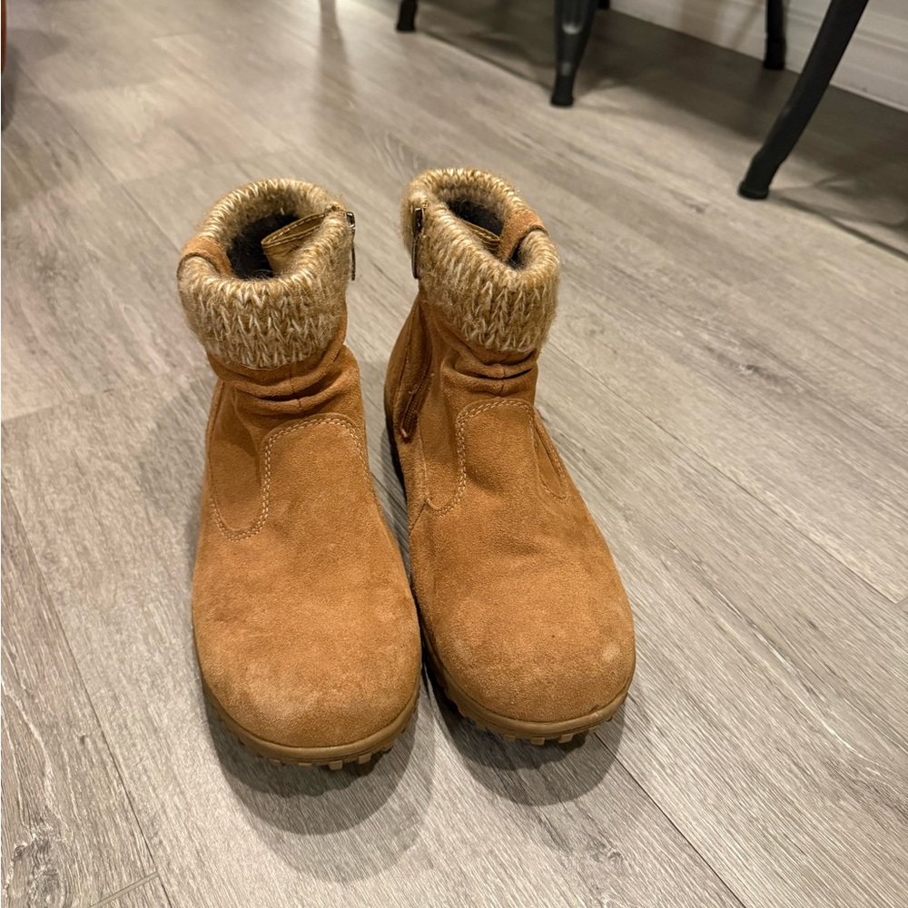 Khombu Tan Ankle Boots